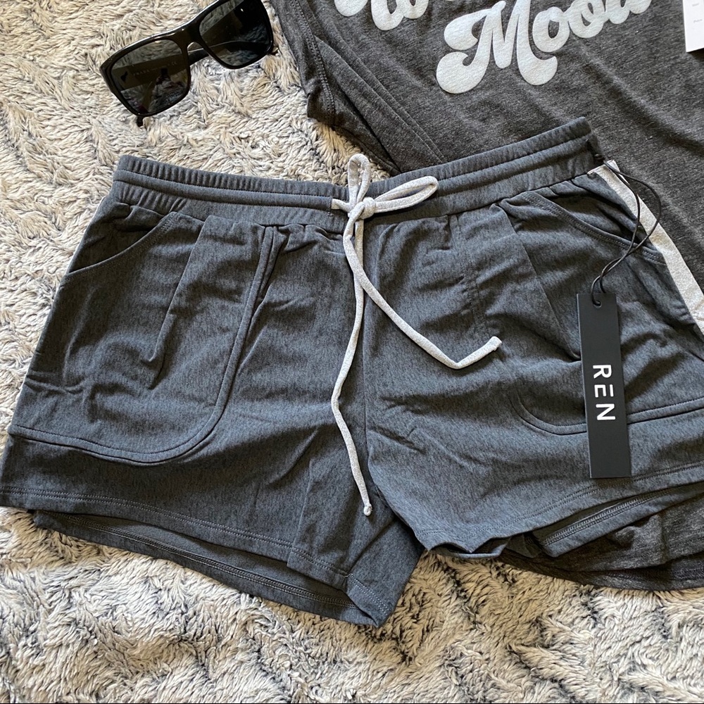 NWT REN ACTIVE RUN SHORTS W/POCKETS QUICK DRY - Picture 4 of 7